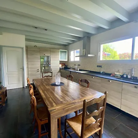 : Grande Maison 4 Proche Plages, 8 Pers, Au Calme - Fr-1-495-151 Holiday home *
